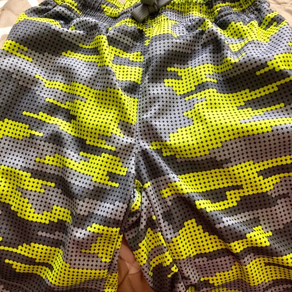 Boys short set. Size 5/6 - Picture 2 of 3